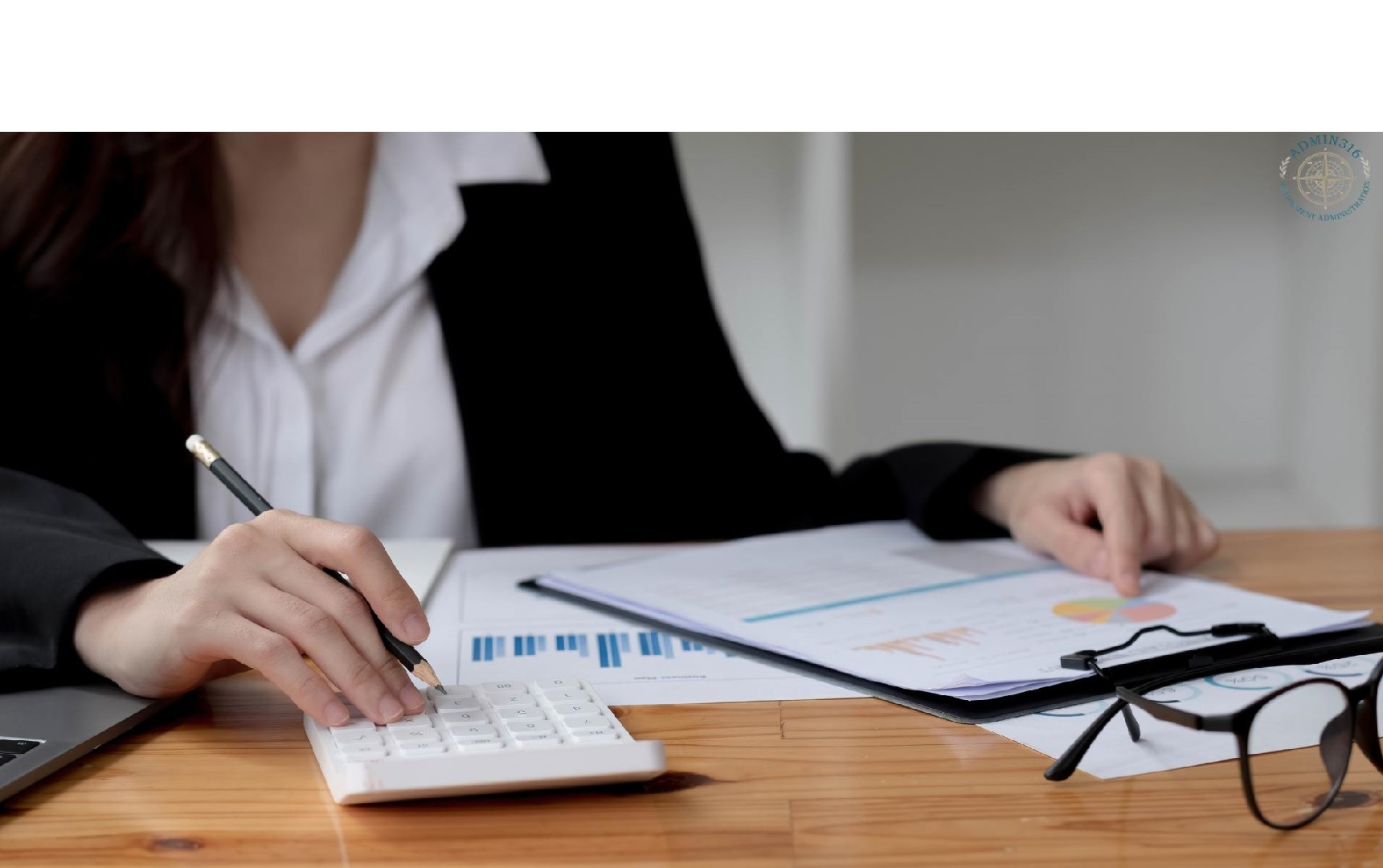 fiduciary administrator working on the desk