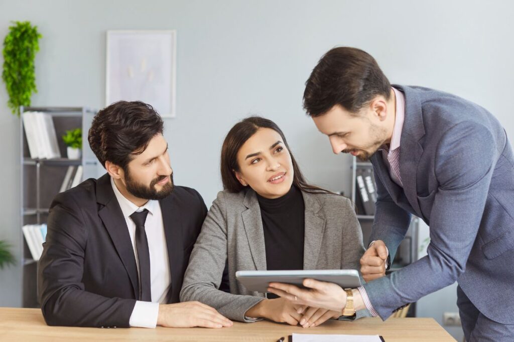 Wealth Advisors For Expert FinanciaL